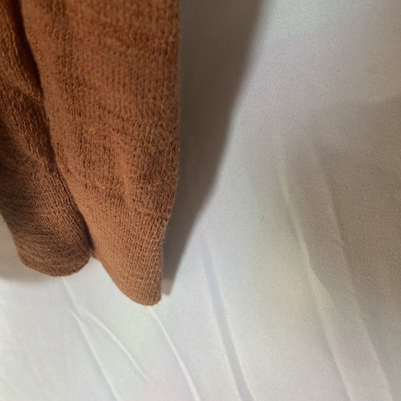 Banana Republic: Rust colored, oversized, sheer shoulders, lightweight sweater-S - Picture 6 of 16